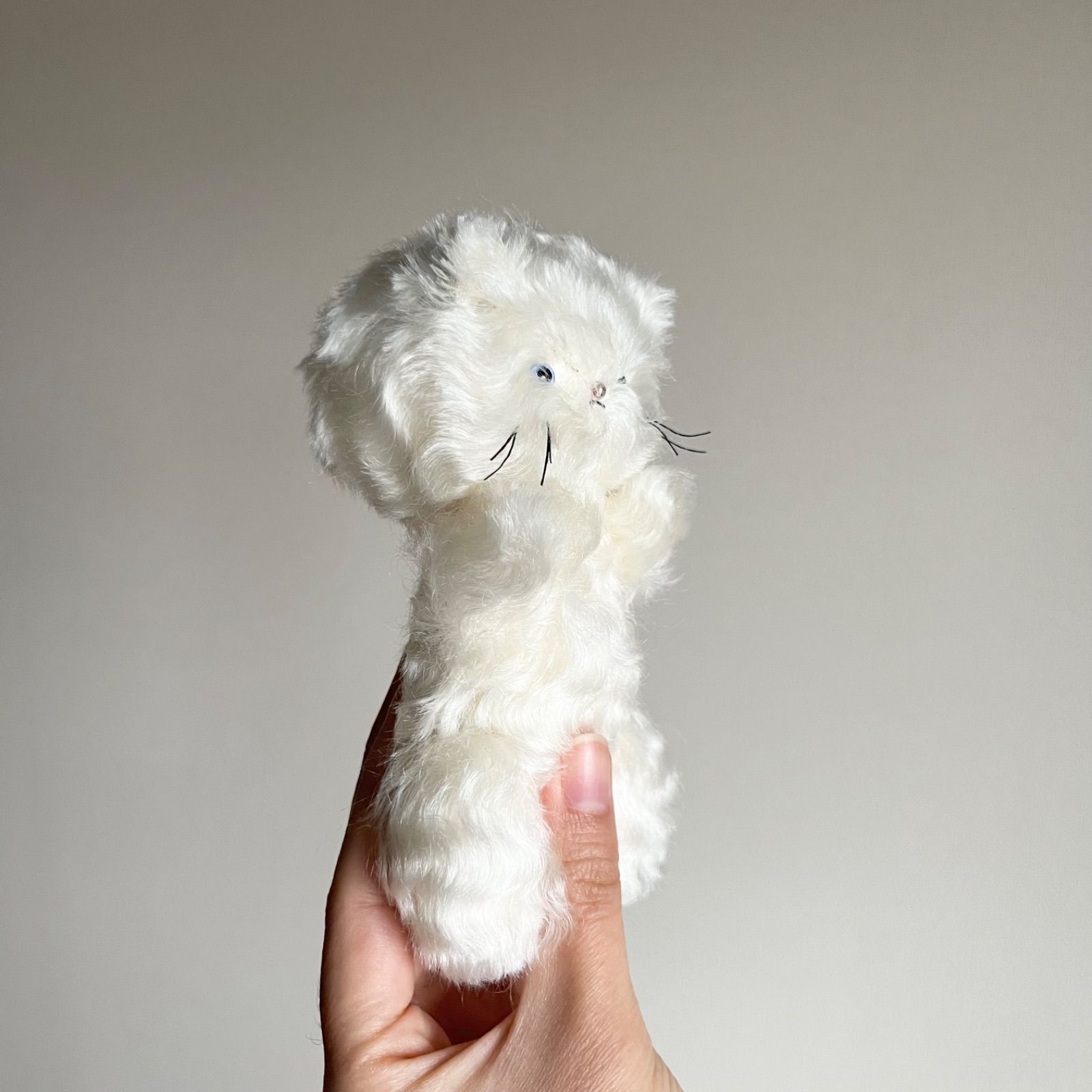 Cora きみの こねこちゃん 2025 holiday cat ハンドメイド 作家 アーティストベア テディベア ぬいぐるみ アートドール 動物 猫 ねこ ネコ プレゼント