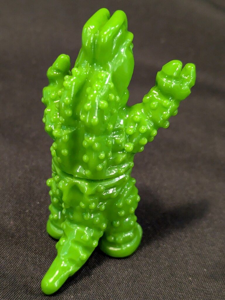 ぶたのはな じゃんけんバトルシリーズ キングマイマイ 幼獣 緑成型未塗装