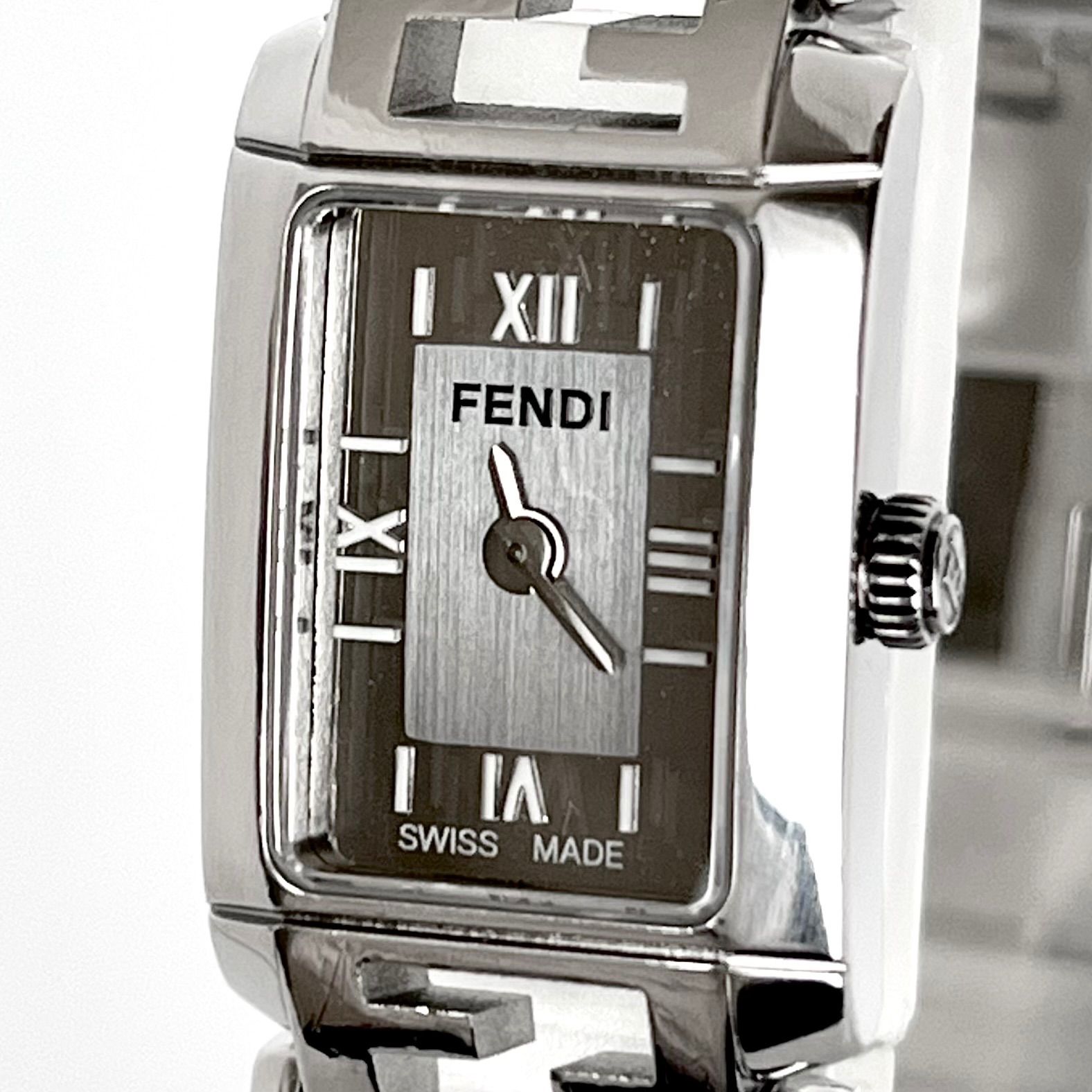 正規品【新品電池】FENDI 760L/人気モデル 美品 ホワイトシェル 人気 FENDI（フェンディ） 腕時計 レディース ウォッチ ホワイトシェル文字