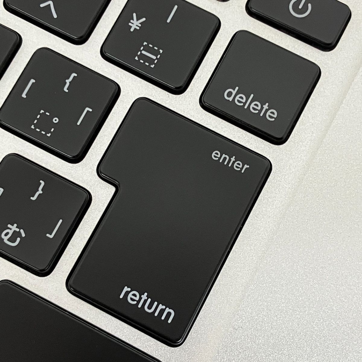 Apple MQD32J/A MacBook Air 13インチ 2017 ノート PC 8GB SSD 128GB