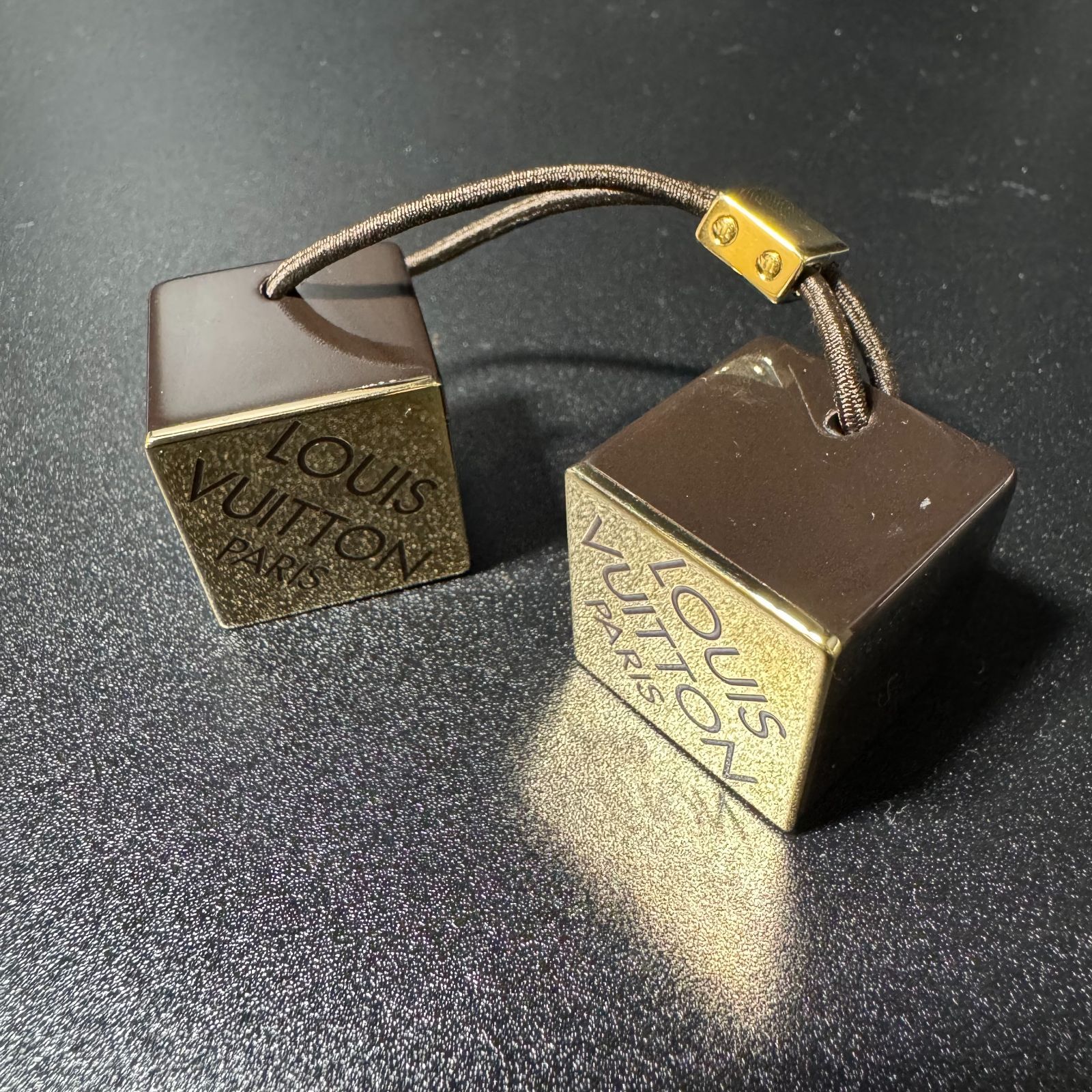 ルイヴィトン ヘアゴム ブラック B25120394 - メルカリ