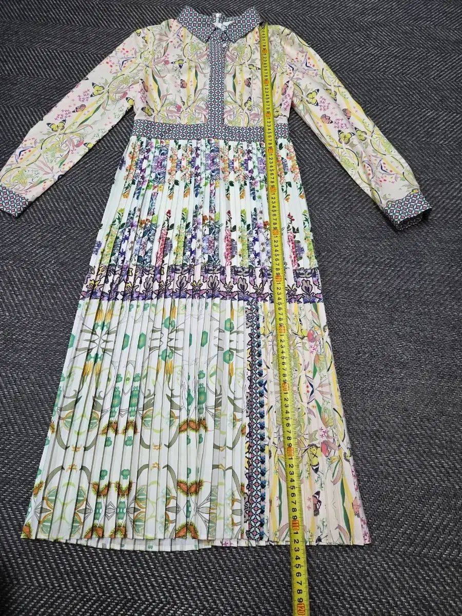  サテン SATIN ユニーク フラワー パータン カラ プリーツ ONE PIECE ニットワンピ ベーシックカラー 長袖 七分袖 その他