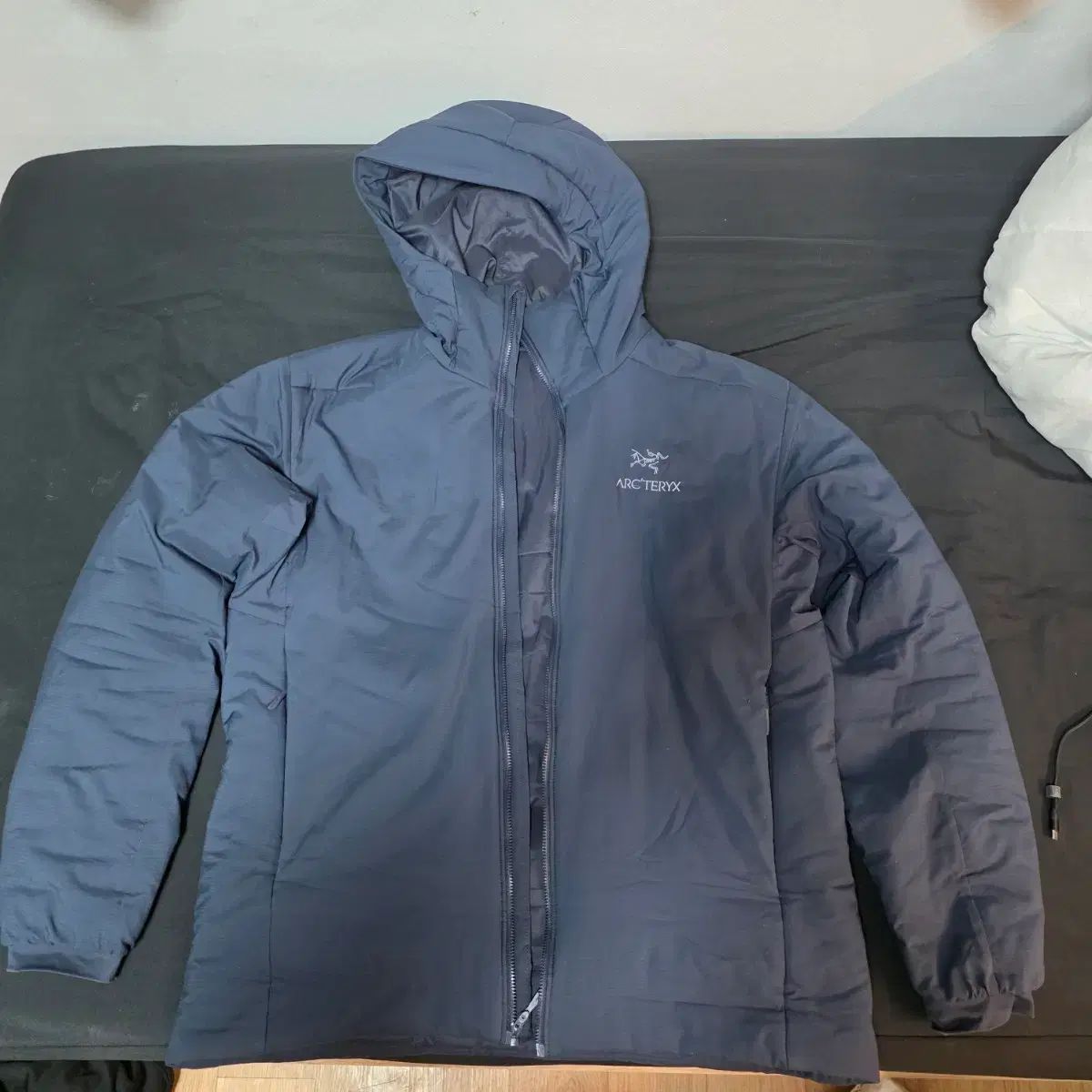ARC TERYX アークテリクス Atom アトム AR WHO フーディ L サイズ