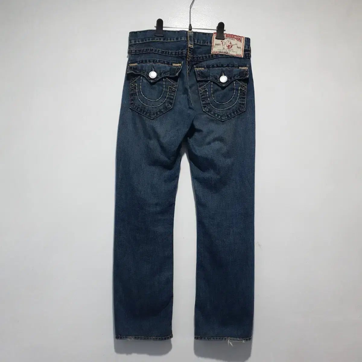 34インチ TRUE RELIGION USA Billlie SUPER Tシャツ ブーツカット スティッチ デニム パンツ