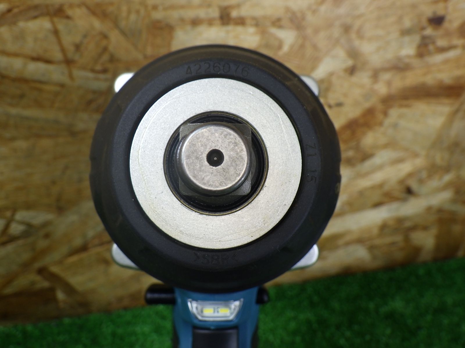 マキタ 18 V インパクトレンチ TW 700 D 本体のみ 充電式 電動工具 makita 品