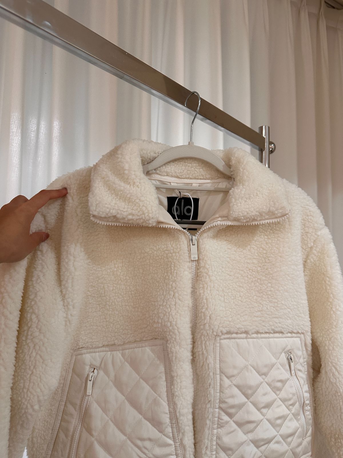 ホワイト ブラック アウタージャケット トレンドリースタイル