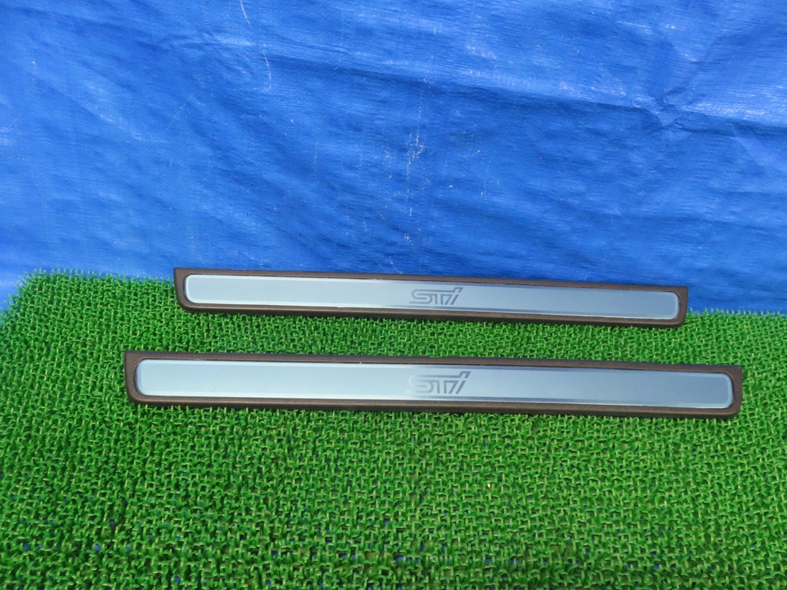 ☆SFC4022/スバル インプレッサ GRB 純正 スカッフプレート フロント用