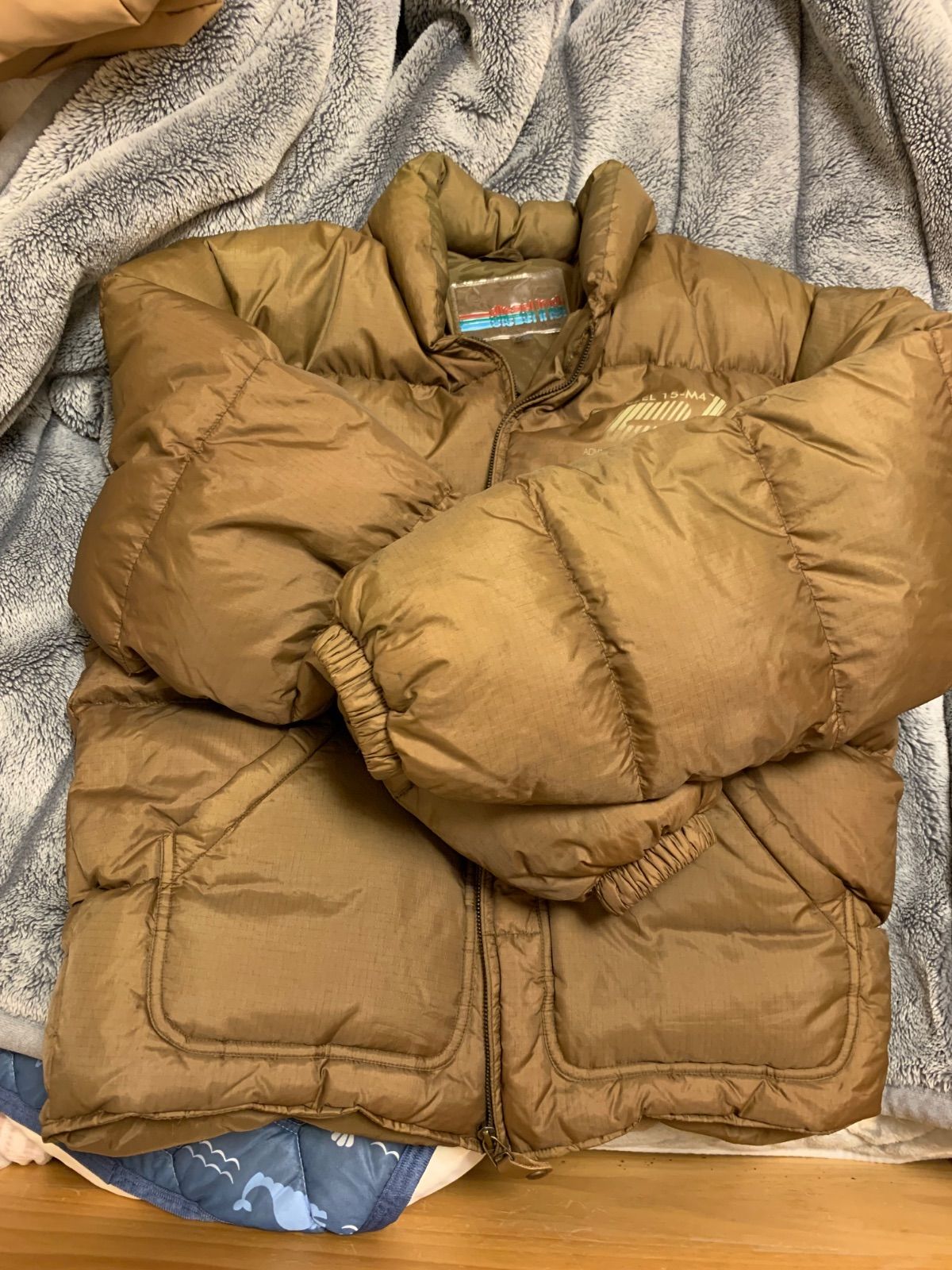 DIESEL ダウンジャケット(Mサイズ) 人気 DIESEL ディーゼルダウン