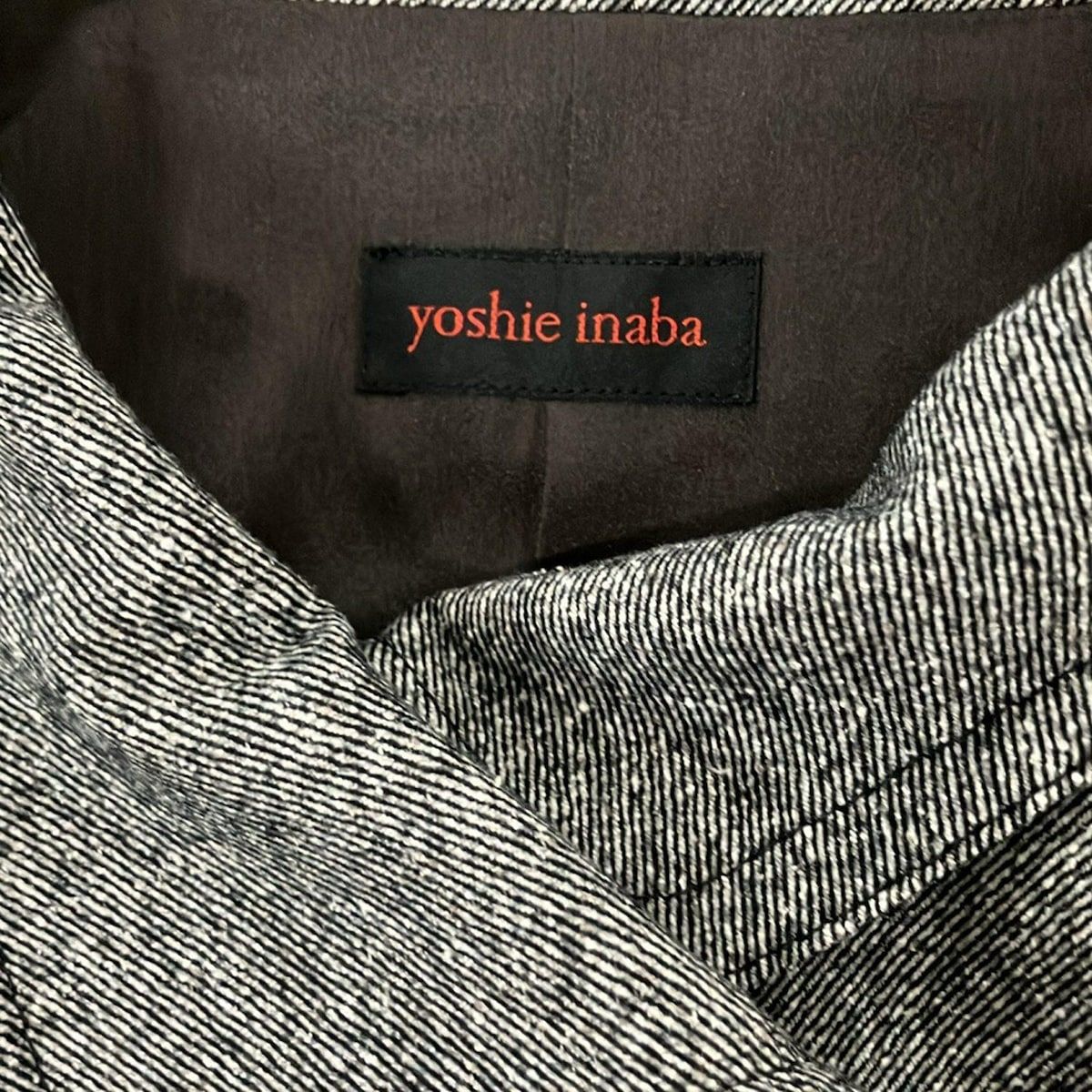  YOSHIE INABA ヨシエイナバ レディースパンツセットアップ レディース - 黒×白 パンツスーツ上下 ビジネススーツ