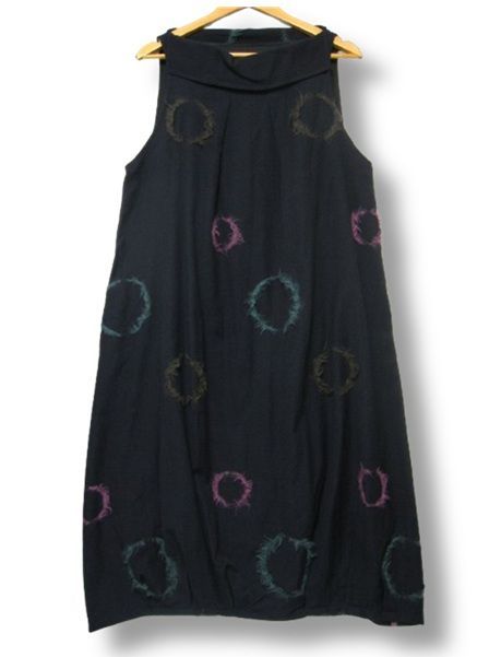 センソユニコ io comme イオコムイオ ノースリーブ マキシ丈ワンピース 和柄風水玉 ドットデザイン 黒 Mサイズ38 裏地あり 秋冬春用 管理番号 251215 503 990