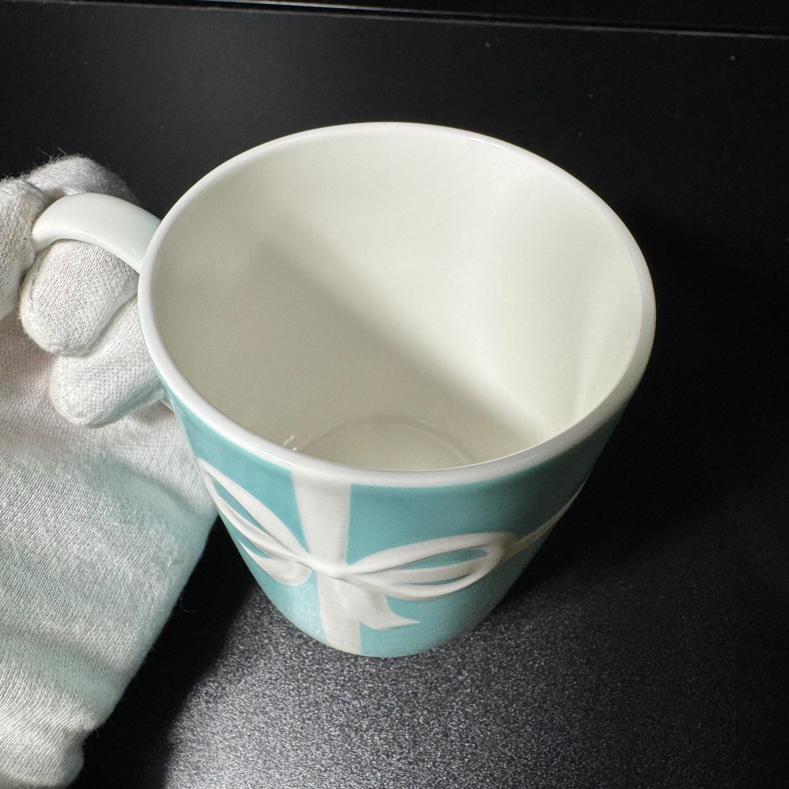 ティファニー ブルーリボンボックスペアマグカップ B25120458 - メルカリ