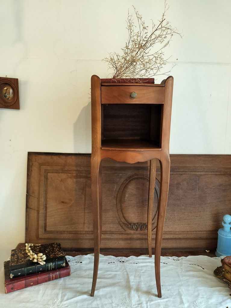 フランス アンティーク 素敵な 小振り ナイトテーブル