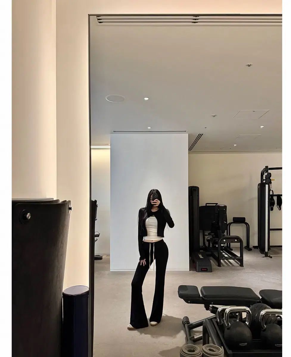 GUESS ゴールデングース ソフトスリムフ PT