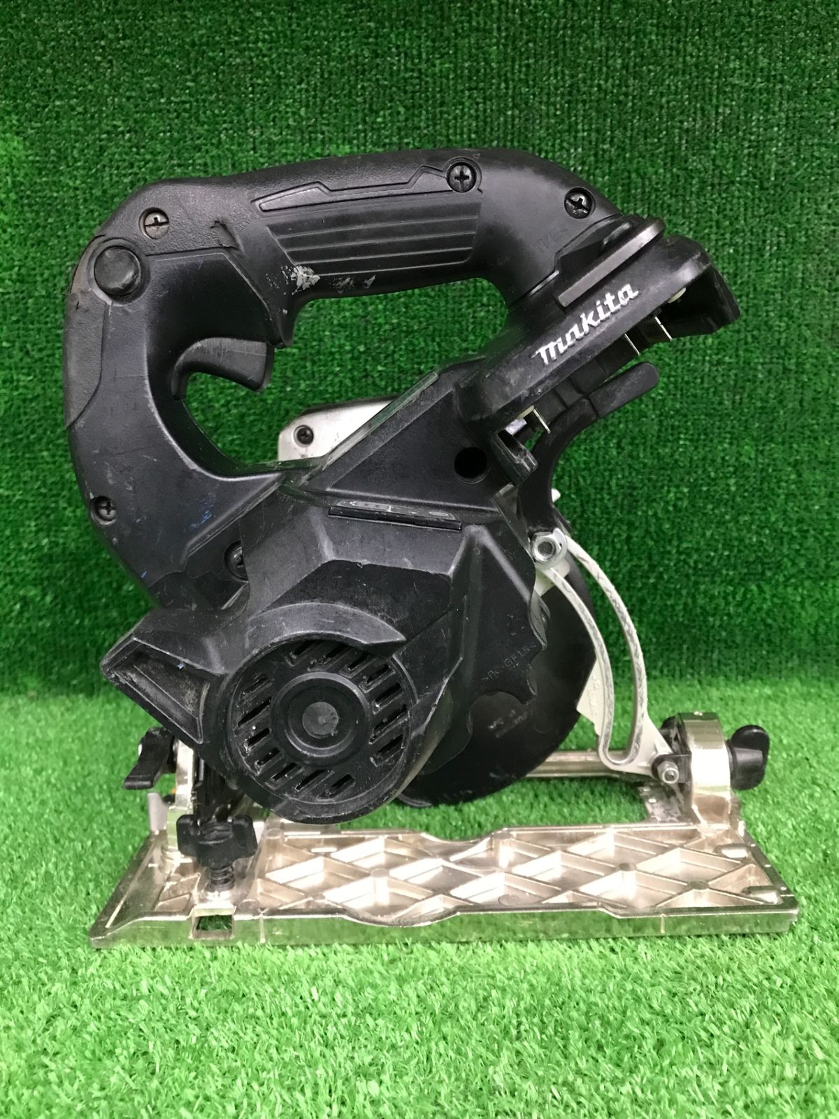 品 0906 makita マキタ 125㎜18 v充電式マルノコ 黒 本体のみ