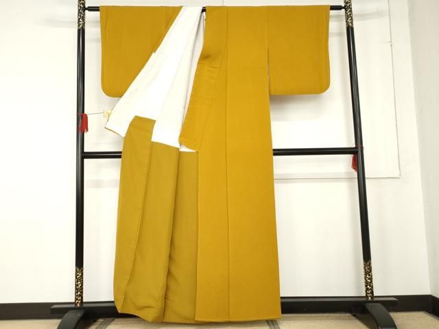 上質な色無地 山吹色