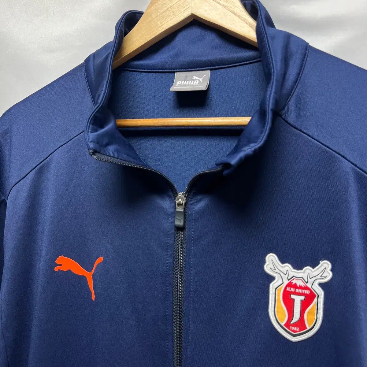 ネイビージップアップ ジャージ