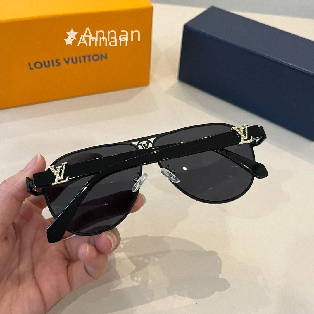 極美品 LOUIS VUITTON ブラック サングラス 男女兼用 大人気☆極美品 LOUIS VUITTON ルイヴィトン メンズ サングラス - メルカリ