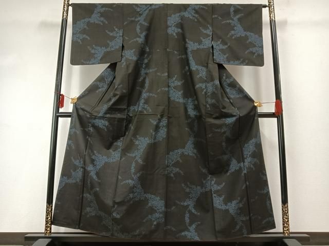 平和屋着物 本場大島紬 一元9マルキ 舞花文 黒地 正絹 fy