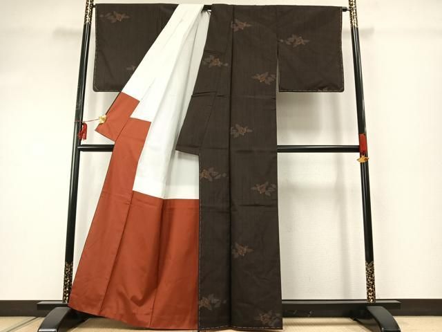 上質な紬 草花文