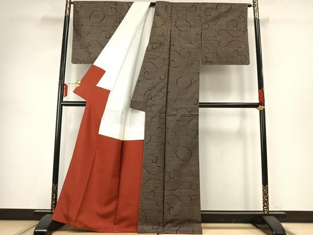 平和屋着物 本場大島紬 カタス7マルキ 唐草文 正絹 fy