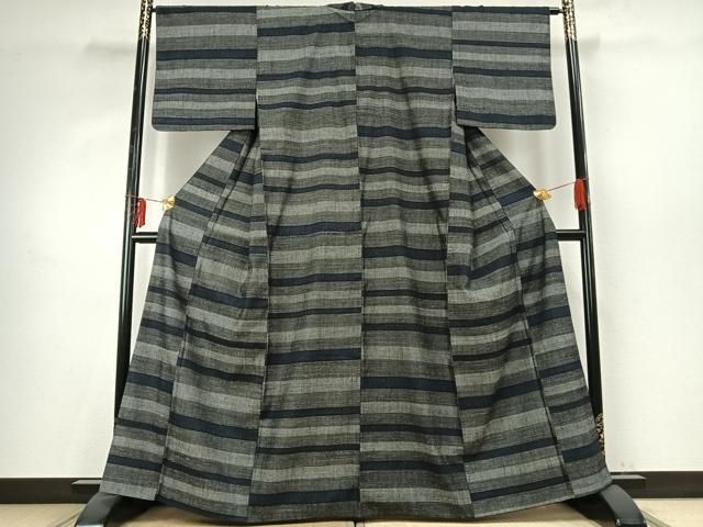 平和屋着物 本場結城紬 重要無形文化財 80亀甲 横段文 正絹 fy