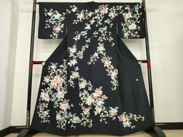 平和屋着物○訪問着 友禅 草花文 黒地 金彩 正絹 逸品 AABE4407ck