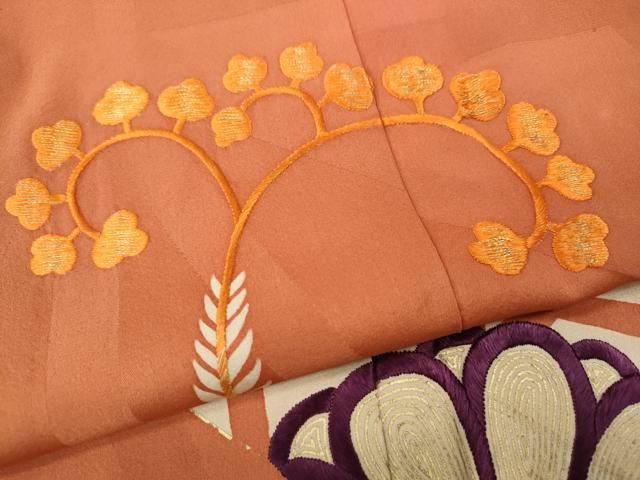 平和屋着物○アンティーク 大正ロマン 小振袖 駒刺繍 吉祥草花文 金彩