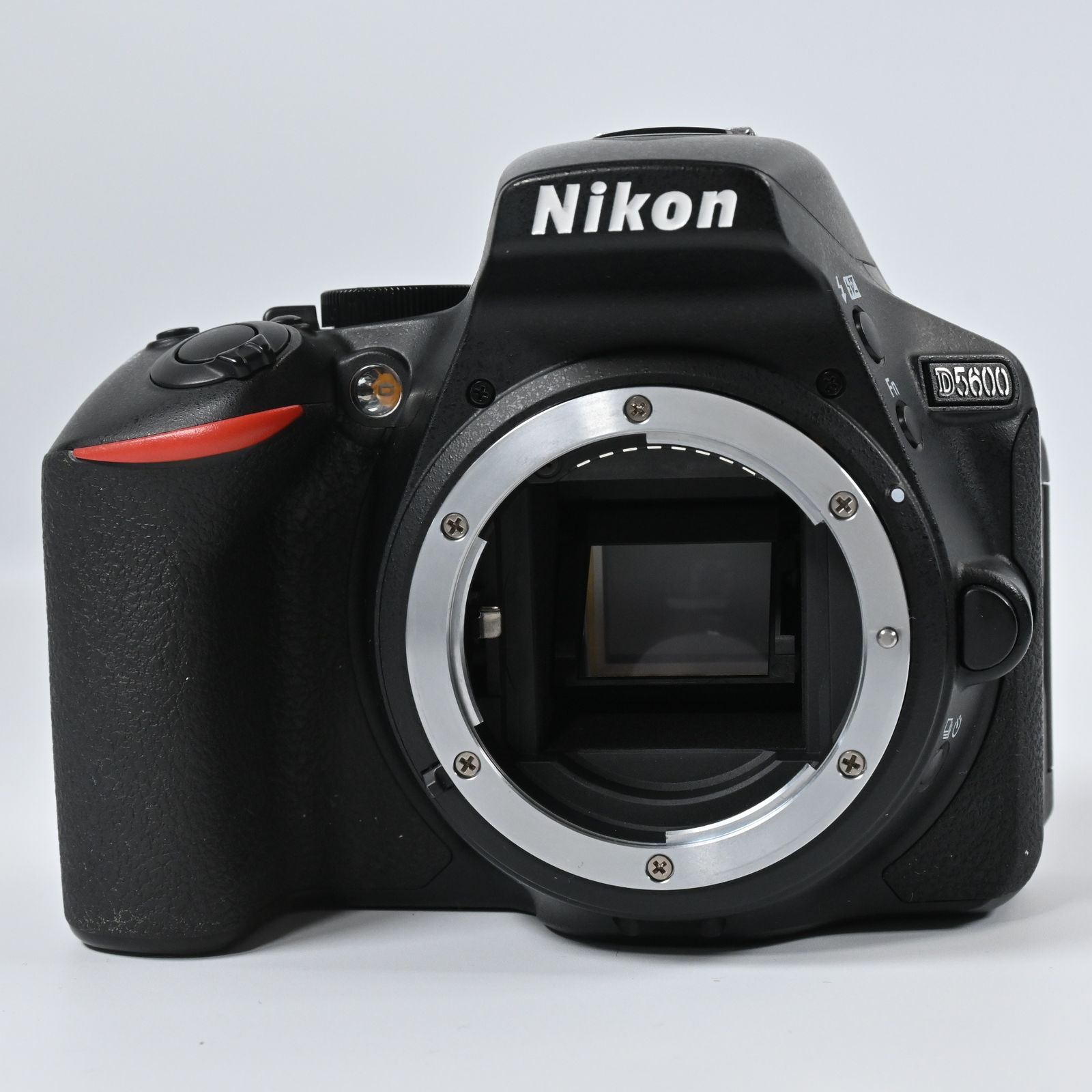 Nikon D5600 AF-P 18-55mm VR レンズキット ショット数 6348回 - メルカリ