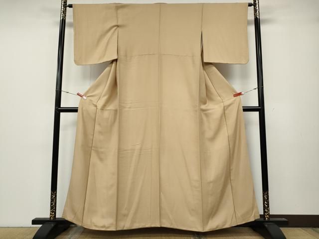 平和屋着物 上質な色無地 紗綾形地紋 淡香色 正絹 ut