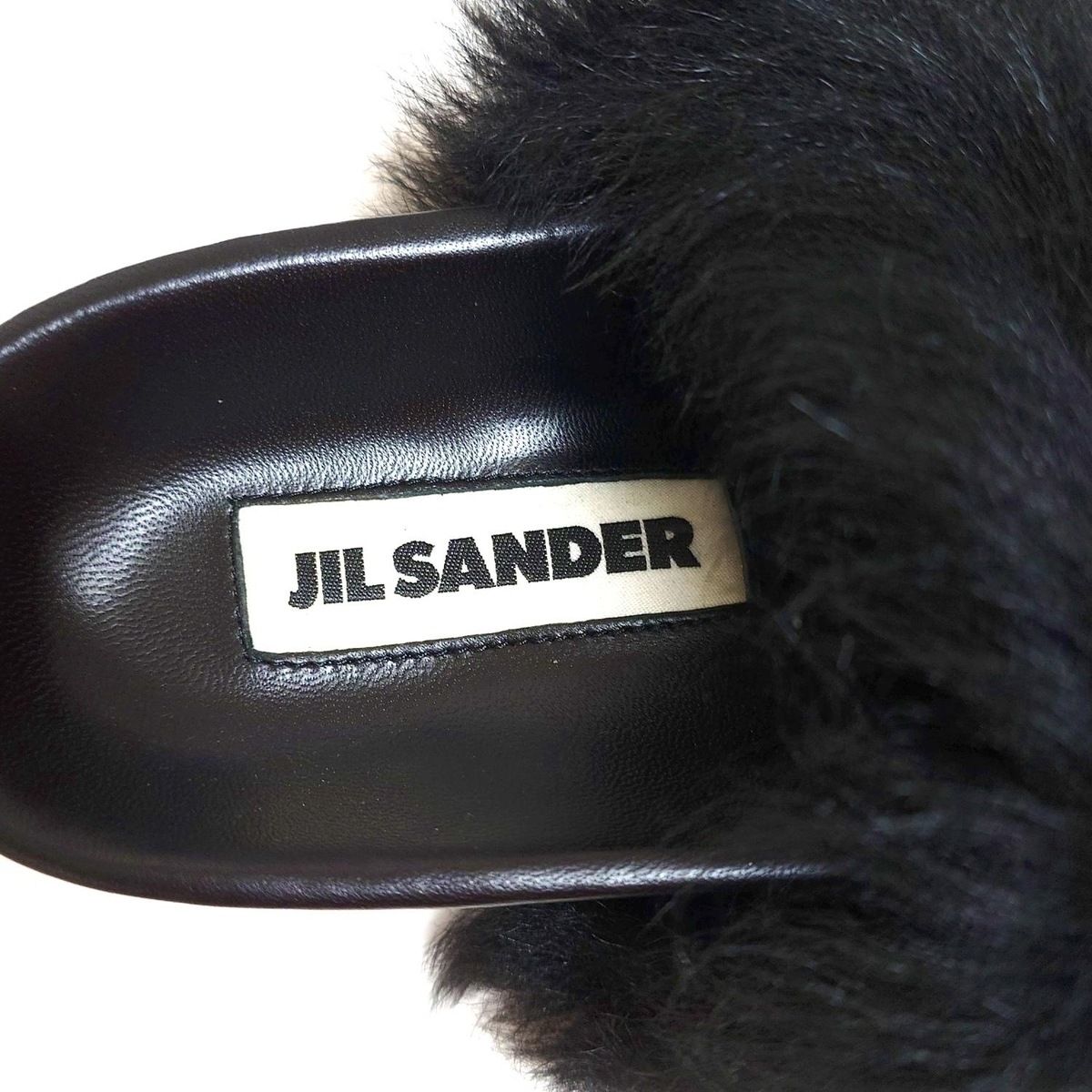 最終処分セール‼️JIL SANDER ブラックファーサンダル P00532489.jpg