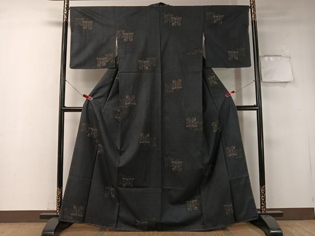 平和屋着物 本場大島紬 7マルキ 舞蝶文 正絹 vp