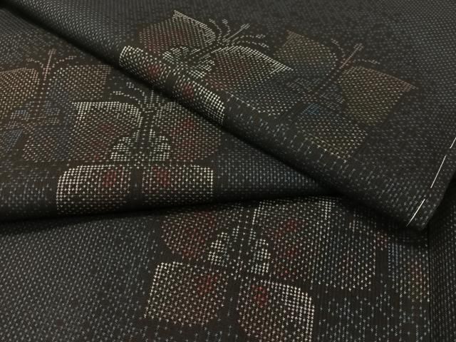 平和屋着物●本場大島紬　7マルキ　舞蝶文　正絹　逸品　未使用　CABA4790vp 平和屋着物○本場大島紬 7マルキ 舞蝶文 正絹 逸品 未使用 CABA4790vp