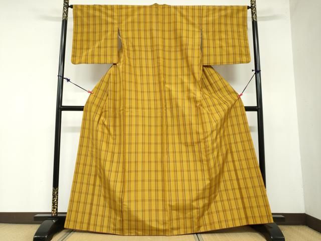 さ*ん様 本場黄八丈 平織り 紬 粋な格子柄 着物 正絹 UU-6548 さ*ん様 本場黄八丈 平織り 紬 粋な格子柄 着物 正絹 UU-6548 - メルカリ