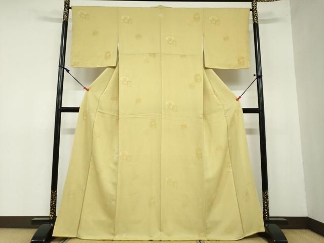 平和屋着物 上質な色無地 陶器草花地紋 玉蜀黍色 正絹 ud