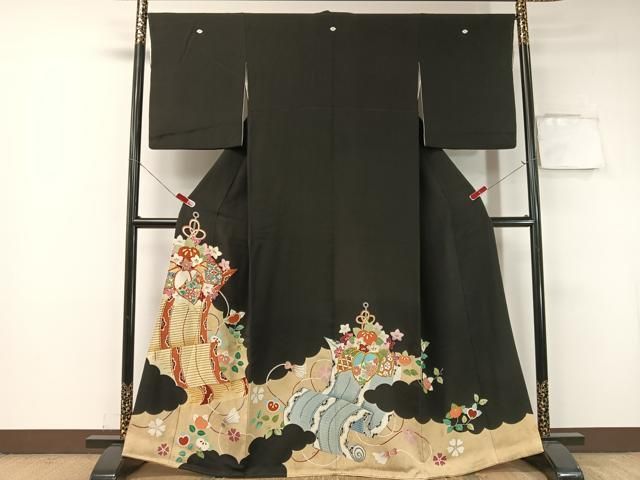 平和屋着物 染刺工芸 大羊居 東京友禅 黒留袖 駒刺繍 雲取り吉祥花文 金彩 正絹 vp