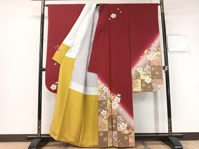 平和屋着物 豪華振袖 駒刺繍 市松舞桜毬文 暈し染め 金彩 京都きもの友禅扱い 正絹 vp