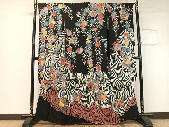 平和屋着物 豪華振袖 型染め 立波舞蝶枝垂れ花文 黒地 正絹 vp
