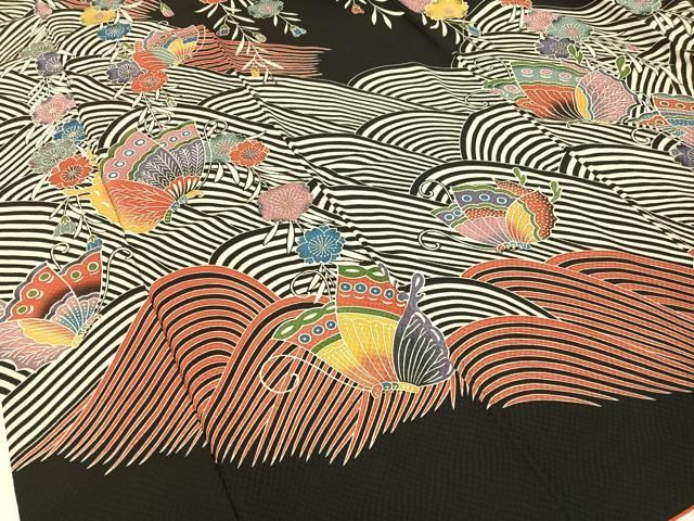 立波舞蝶枝垂れ花文 黒地