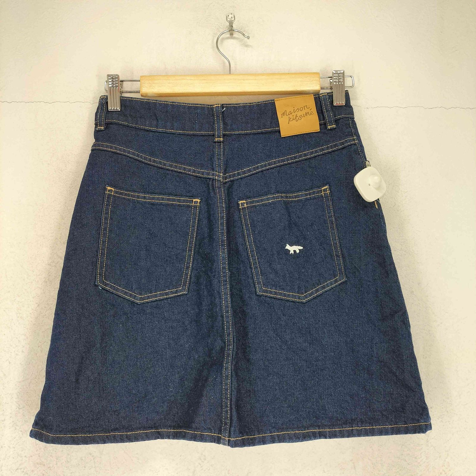 メゾンキツネ MAISON KITSUNE MINI A-LINE SKIRT IN INDIGO DENIM レディース 24