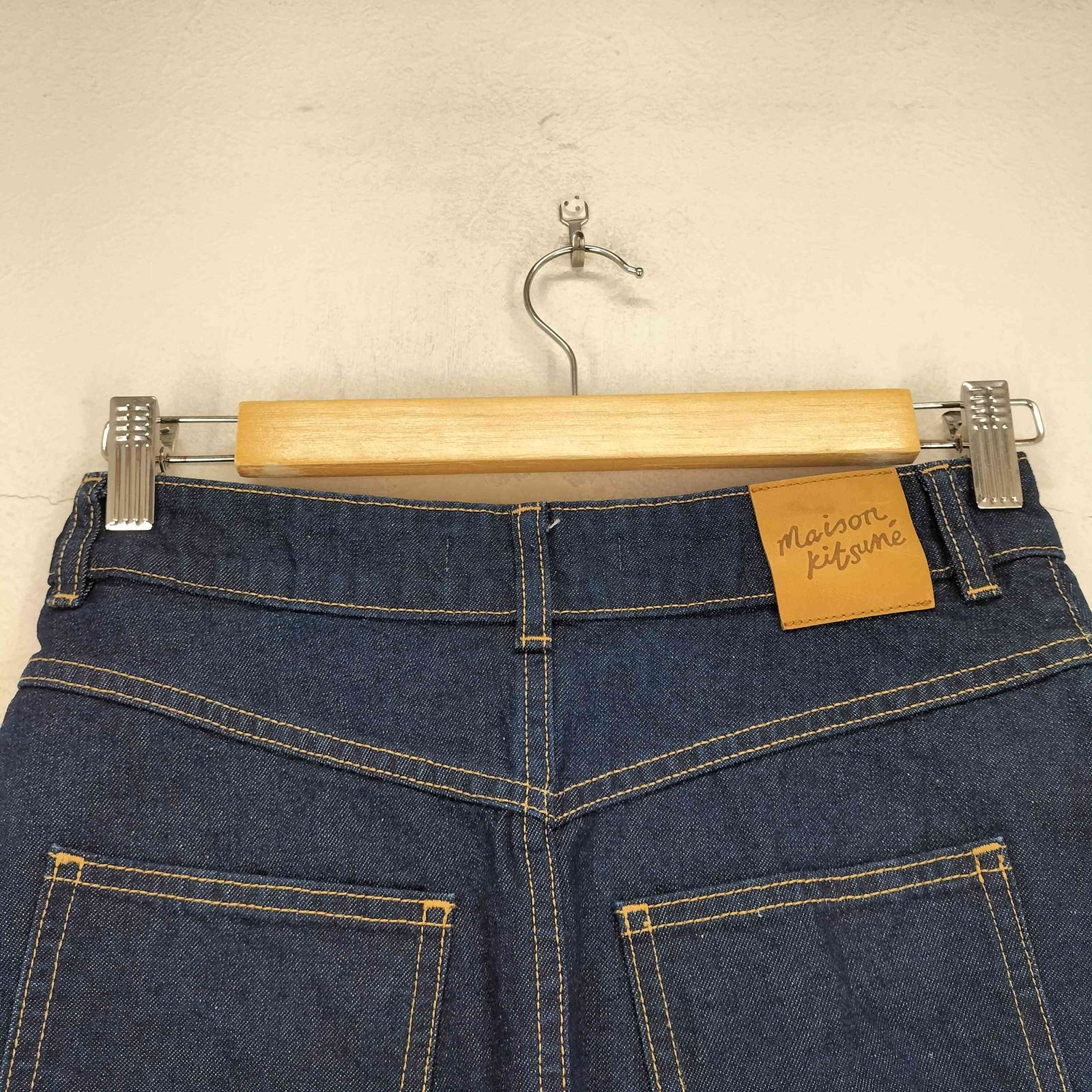 MAISON KITSUNE(メゾンキツネ) MINI A-LINE SKIRT IN INDIGO DENIM  レディース  24【中古】【ブランド古着バズストア】 メゾンキツネ MAISON KITSUNE MINI A-LINE SKIRT IN INDIGO DENIM