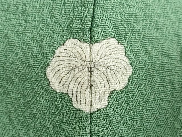 上質な色無地 舞花地紋