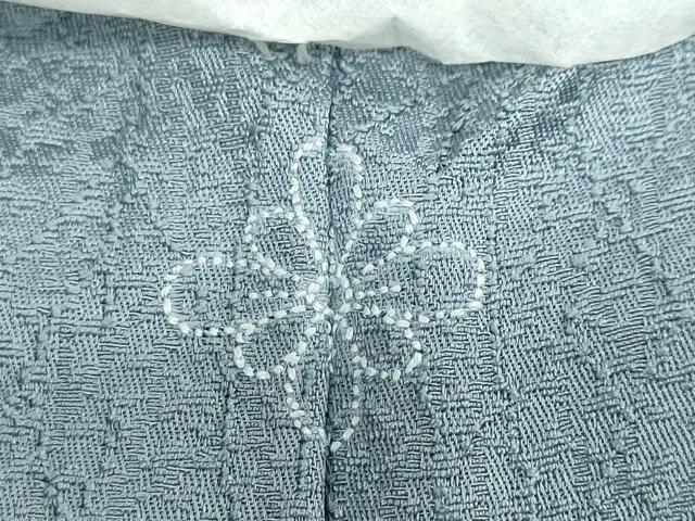 上質な色無地 抽象地紋