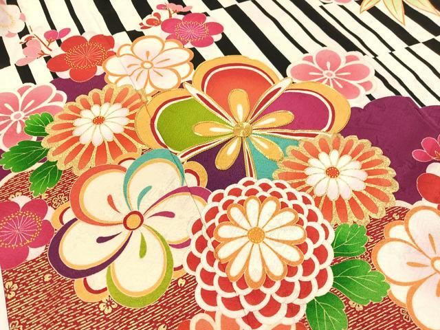 豪華振袖 駒刺繍