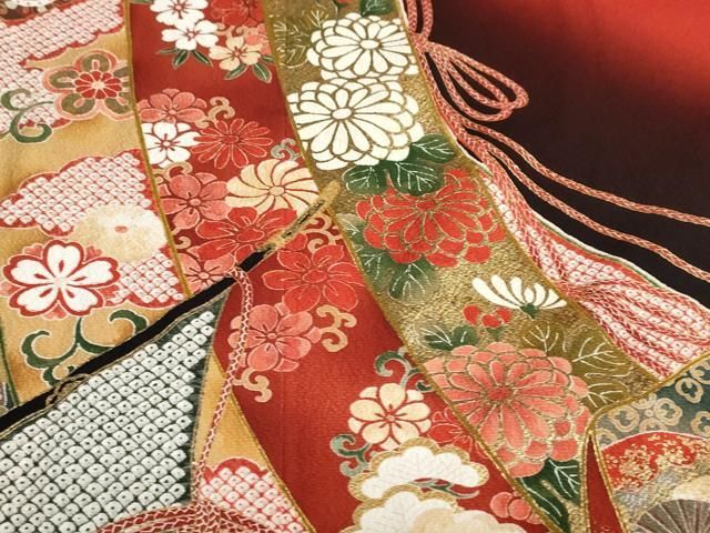 豪華振袖 几帳扇面草花文