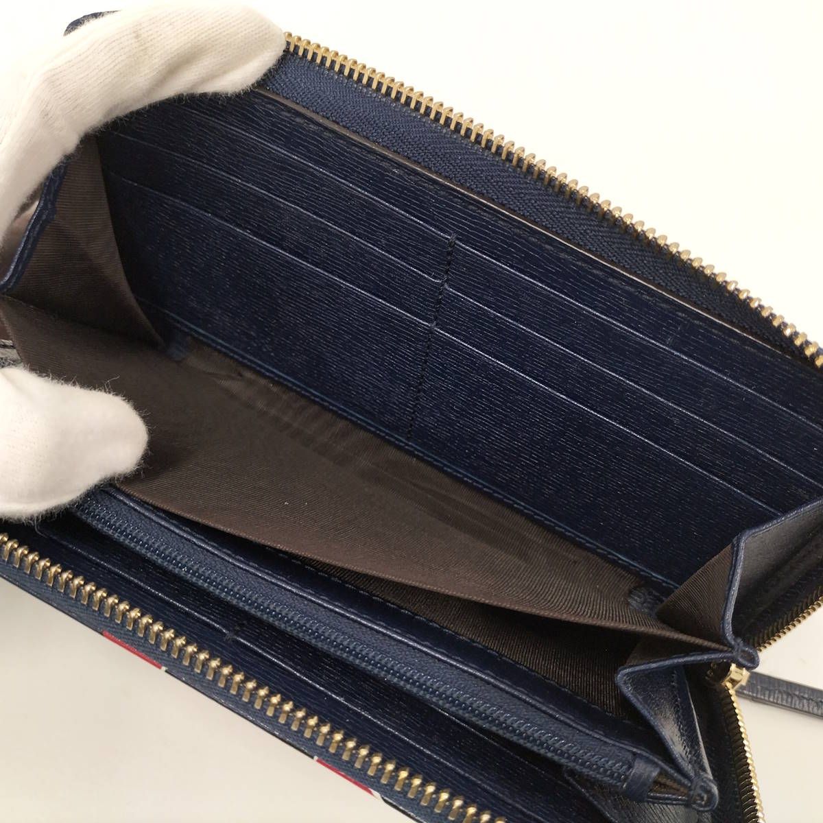 レア色 美品 グッチ インターロッキング ラウンドファスナー 長財布 箱付き GUCCI グッチ インターロッキング 長財布 ラウンドファスナー GGレザー