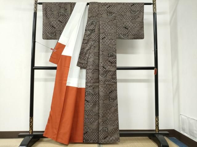 平和屋着物○本場大島紬 7マルキ 雲重ね片輪車吉祥文 正絹 逸品