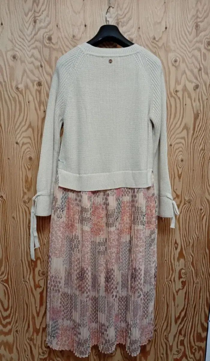  サースデーアイランド ニットワッフルプリーツ ONE PIECE 長袖 七分袖 その他