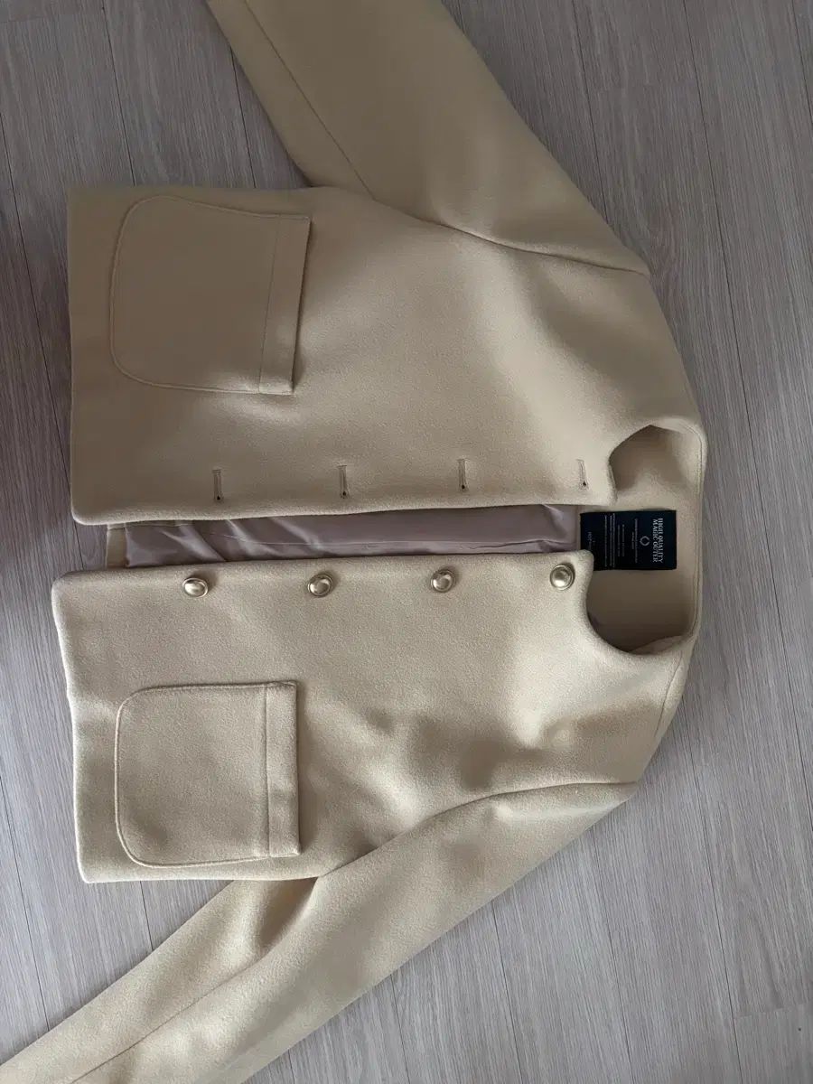 ホットピンク ノー ラウンド クロップド ジャケット イェロー ベージュ