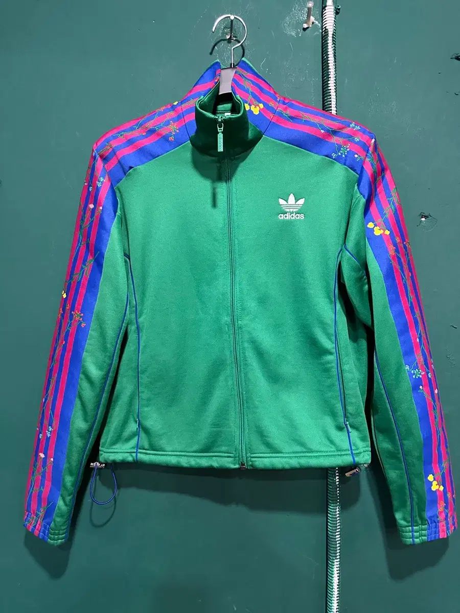 アディダス クロップド トラックジャージ M