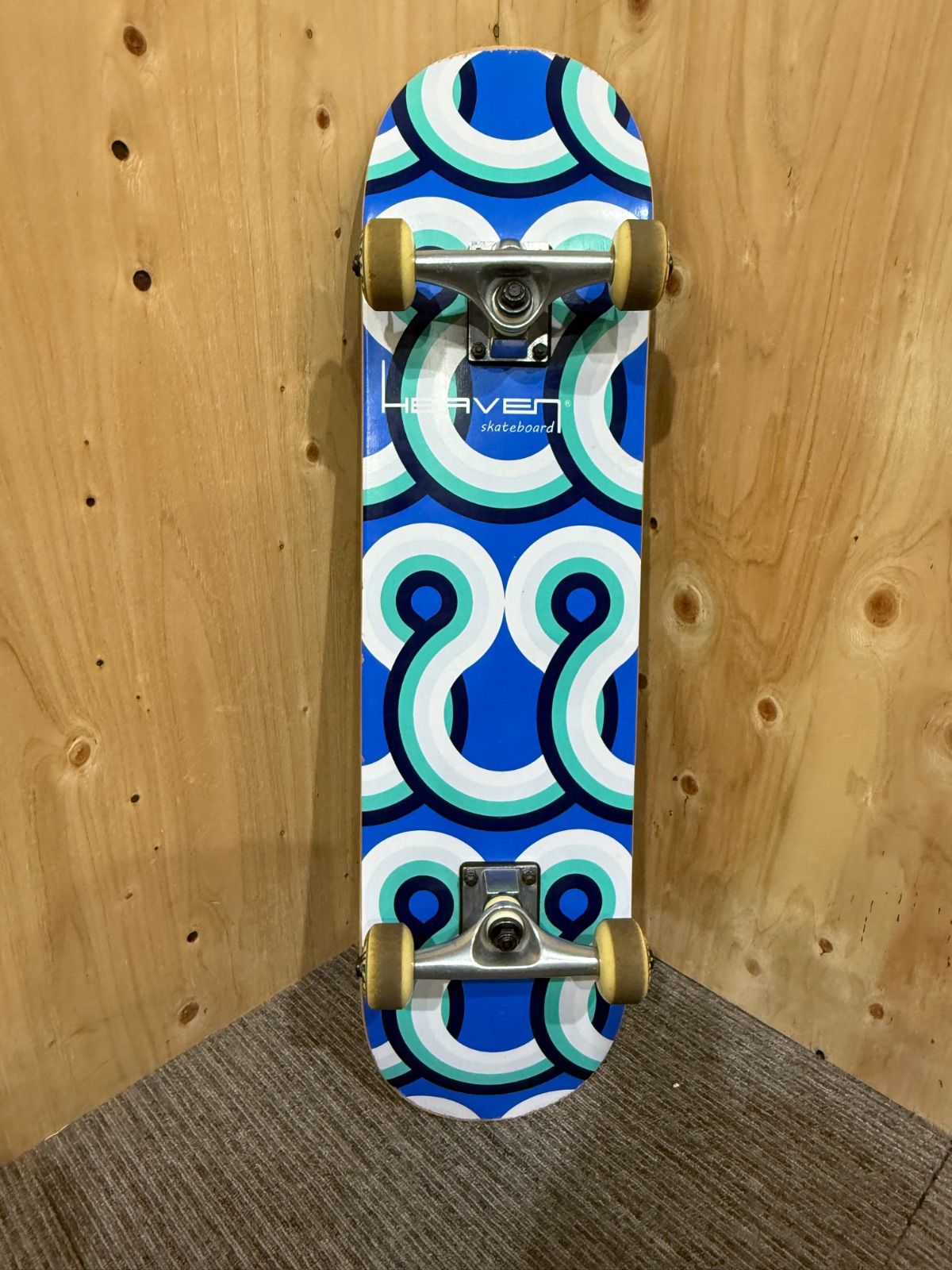 SGM ヘブン ハイスペック コンプリート スケートボード ブルーレインボー